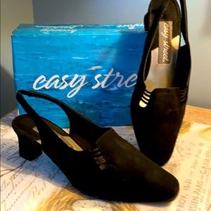 Easy Street black heels
